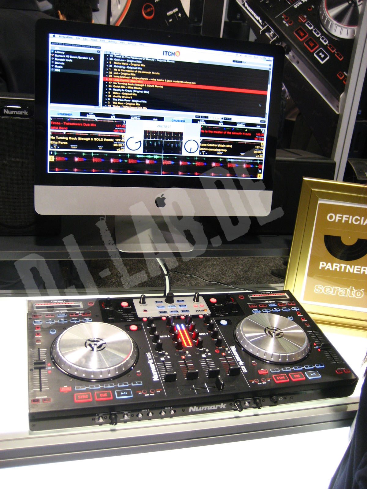 Numark NS6 - 4-Kanal DJ-Controller nicht nur für Itch