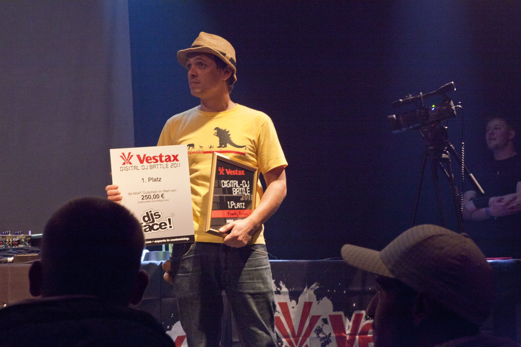 Review: Vestax Digital DJ Battle 2011 + QBert / DJ Unkut Showcase