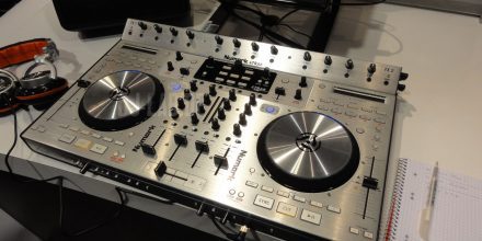 Numark 4-Trak - 4-Kanal Traktor Controller, NAMM 2012