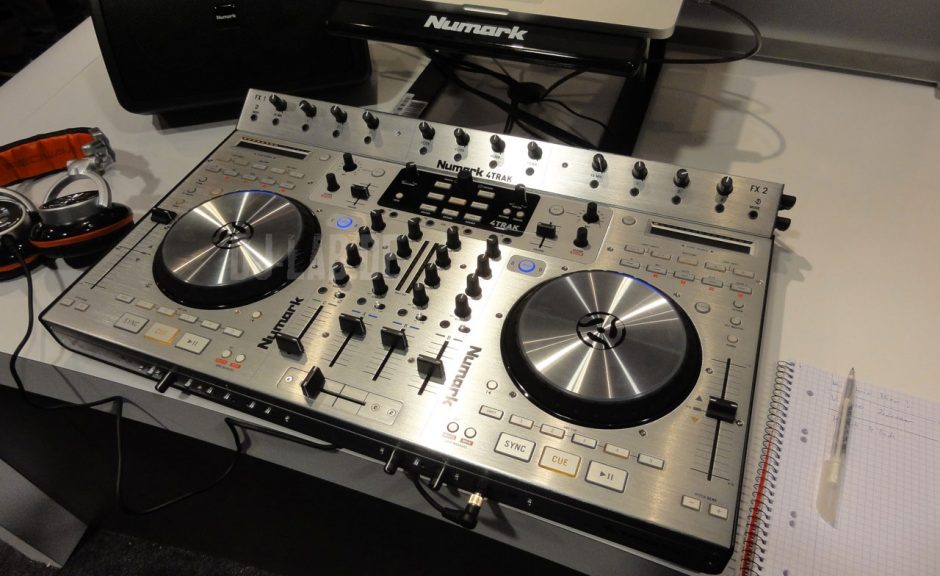 Numark 4-Trak - 4-Kanal Traktor Controller, NAMM 2012