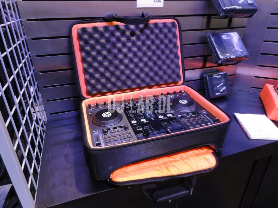 UDG: Pioneer DDJ & Native Instruments S4 Backpack, NAMM 2012