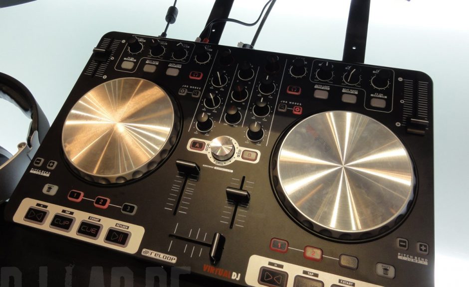 Video: Reloop Beatmix - 2-Deck Einsteiger DJ-ControllerVideo: Reloop Beatmix - Entrylevel 2-Deck Controller