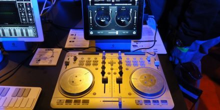 Vestax Spin2 - Controller für iPad, iPhone oder iPod Touch, BPM-Show 2012Vestax SPIN2 - Check the difference of the controller for iPad, iPhone oder iPod Touch, BPM-Show 2012