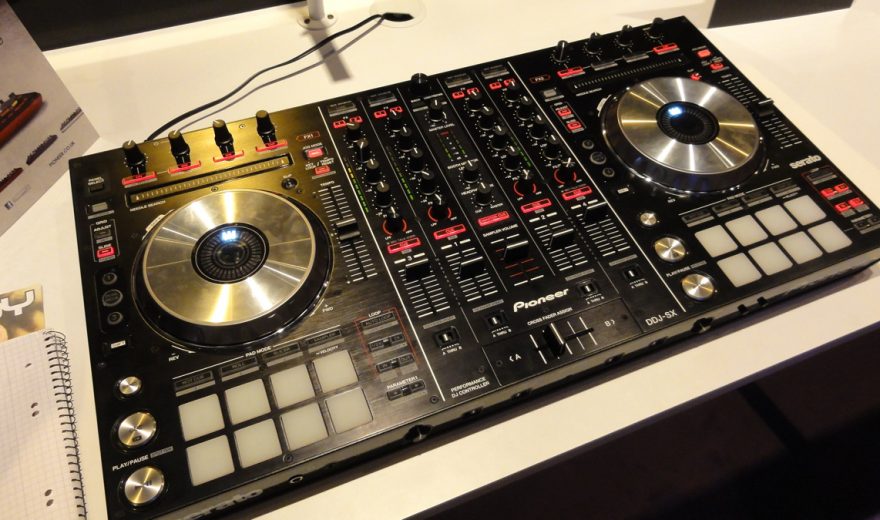 Neu Pioneer DDJ-SX - Serato DJ Flagschiff-Controller, BPM-Show 2012New Pioneer DDJ-SX - Flagshipcontroller for Serato DJ, BPM-Show 2012
