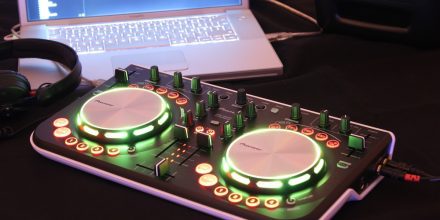 Test: Pioneer DDJ-WEGO DJ-ControllerReview: Pioneer DDJ-WEGO DJ-Controller
