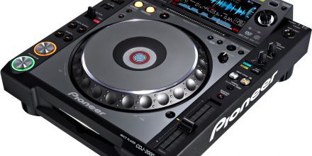 Test: Pioneer CDJ-2000 nexus - Alles wissenswerte über den neuen MediaplayerReview: Pioneer CDJ-2000 nexus  Everything you need to know about the new mediaplayer