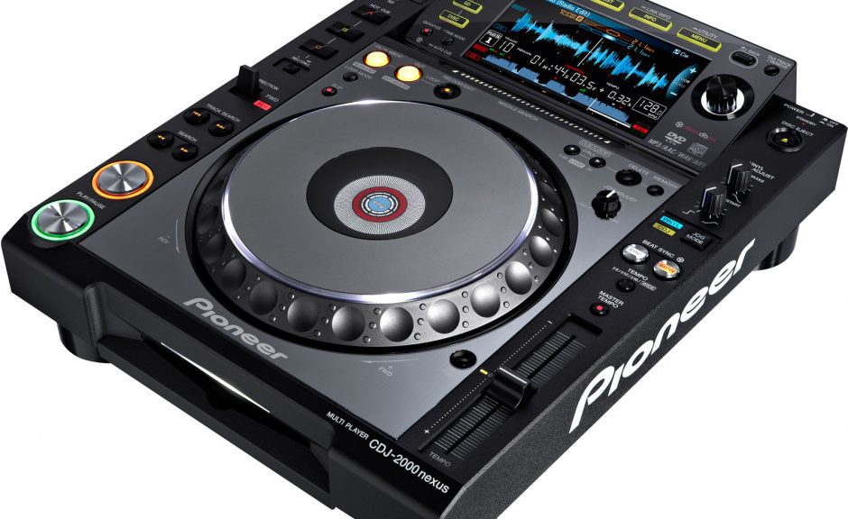 Test: Pioneer CDJ-2000 nexus - Alles wissenswerte über den neuen MediaplayerReview: Pioneer CDJ-2000 nexus  Everything you need to know about the new mediaplayer