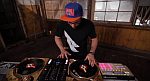 Video: Traktor Kontrol Z2 & Maschine Performance mit DJ ShifteeVideo: Traktor Kontrol Z2 & Maschine performance with DJ Shiftee