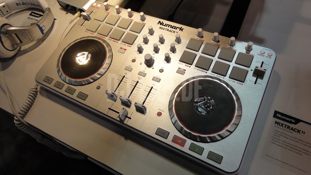 NAMM 2013: Numark Mixtrack 2 & Mixtrack Pro 2 - Was ist neu?NAMM 2013: Numark Mixtrack 2 & Mixtrack Pro 2 - see the differences!