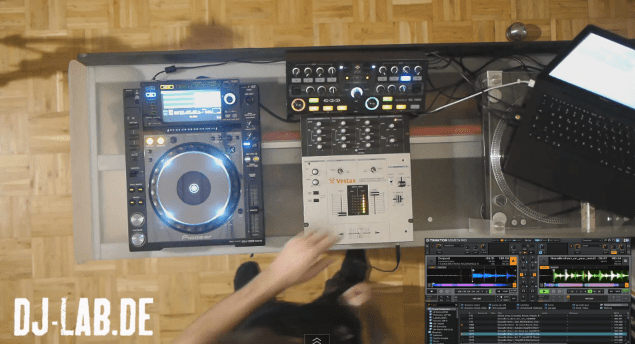 Video: Pioneer CDJ-2000 Nexus + Zomo MC-1000 - die perfekte Combo für Traktor im externen Modus?Video: Pioneer CDJ-2000 Nexus + Zomo MC-1000 - the perfect combo for Traktor´s external mode?