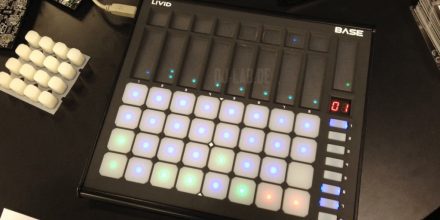 NAMM 2013: Livid Base - Eine Mischung aus Touchstrip und Pad-ControllerNAMM 2013: Livid Base – A combination of touchstrip & pad controller