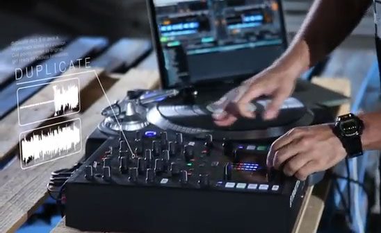 Video: DJ Zeke am NI Traktor Kontrol Z2 MixerVideo: DJ Zeke performance on the NI Z2 mixer