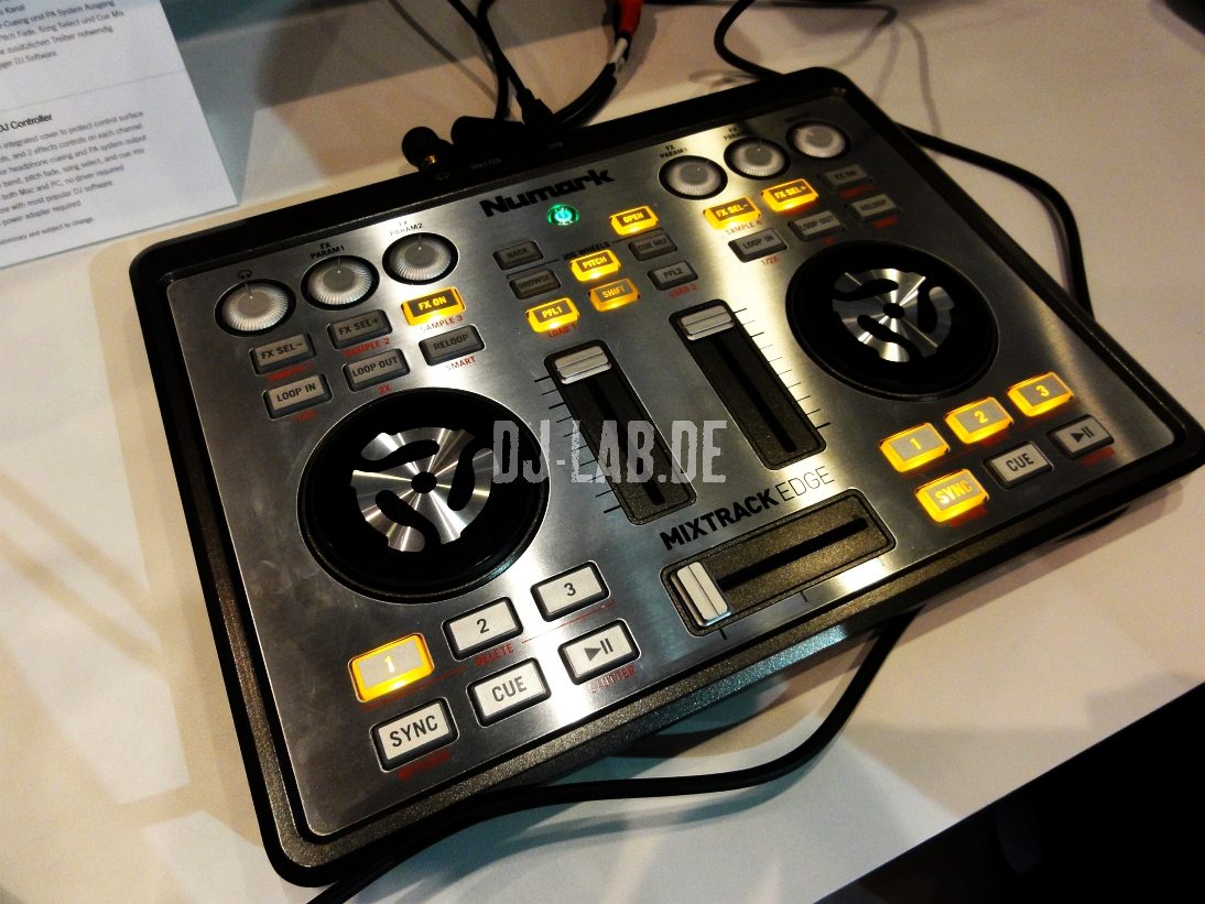 Numark Mixtrack Edge - DJ-Controller im Tablet-PC Format, Musikmesse 2013Numark Mixtrack Edge - DJ-Controller im Tablet-PC Format, Musikmesse 2013