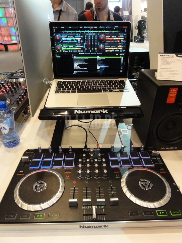 Numark Mixtrack Quad: 4-Deck Controller für Virtual DJ, Musikmesse 2013Numark Mixtrack Quad: 4-Deck Controller for Virtual DJ, Musikmesse 2013
