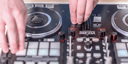 Video: Martin aus dem Serato-Support am Vestax VCI 380Video: Martin from the Serato-Support Teama at the Vestax VCI 380