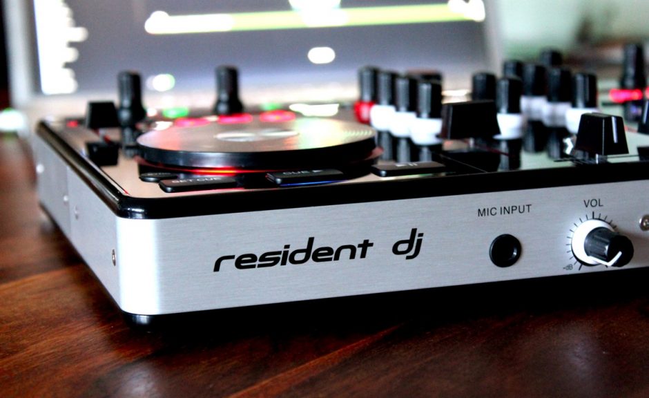Test: Resident DJ Kontrol 3 - 2-Deck DJ-Controller inkl. Virtual DJReview: Resident DJ Kontrol 3 - 2-Deck DJ-Controller incl. Virtual DJ