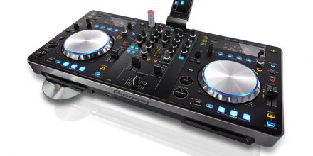 Pioneer XDJ-R1: USB-CD-Player & DJ-Controller mit iOS AnbindungPioneer XDJ-R1: All-in-One dj-controller & USB-CD-Player with remotebox