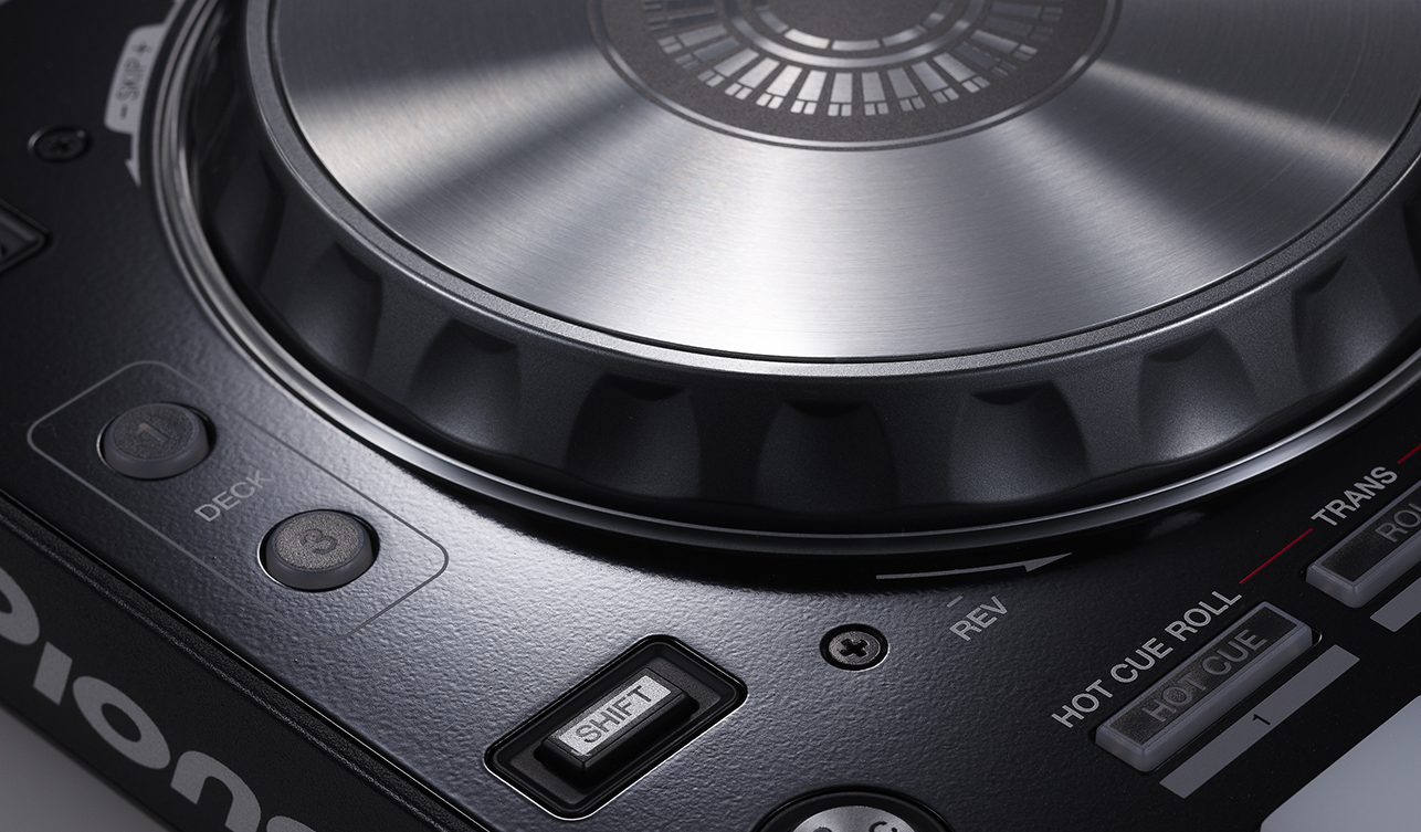 Neu: Pioneer DDJ-SR - 2-Kanal Controller für Serato DJ