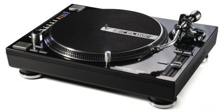 Neu: Reloop RP-8000 - Turntable mit Midi-Tasten, BPM 2013New: Reloop RP-8000 - Turntable with midi-buttons, BPM 2013