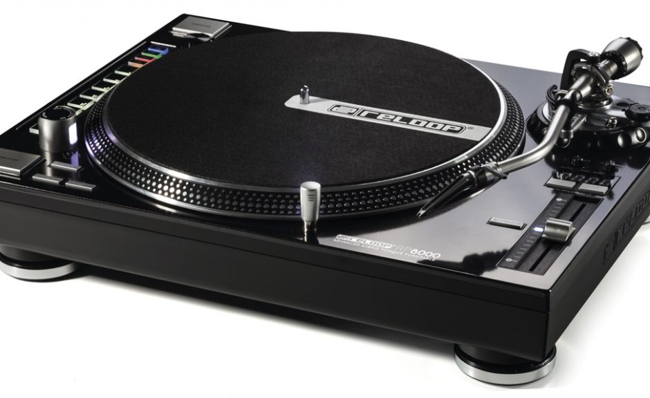 Neu: Reloop RP-8000 - Turntable mit Midi-Tasten, BPM 2013New: Reloop RP-8000 - Turntable with midi-buttons, BPM 2013