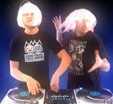 Video: Fong Fong & Groove Sparkz - Space WigsVideo: Fong Fong & Groove Sparkz - Space Wigs