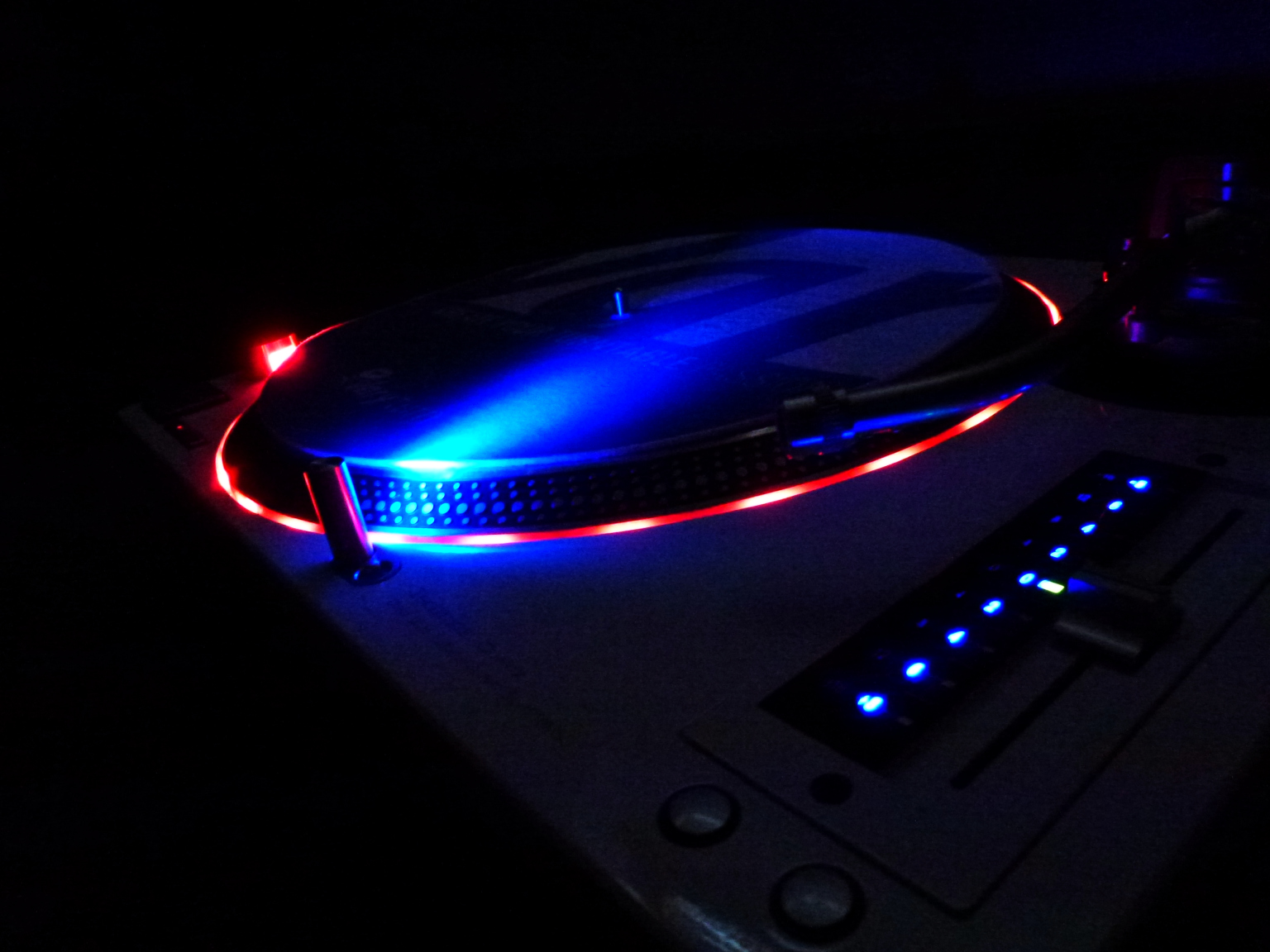 Varyturn: Pimp your 1210er - Plattenspieler-Tuning der besonderen ArtPimp your turntable: Varyturn - designconcepts for turntables