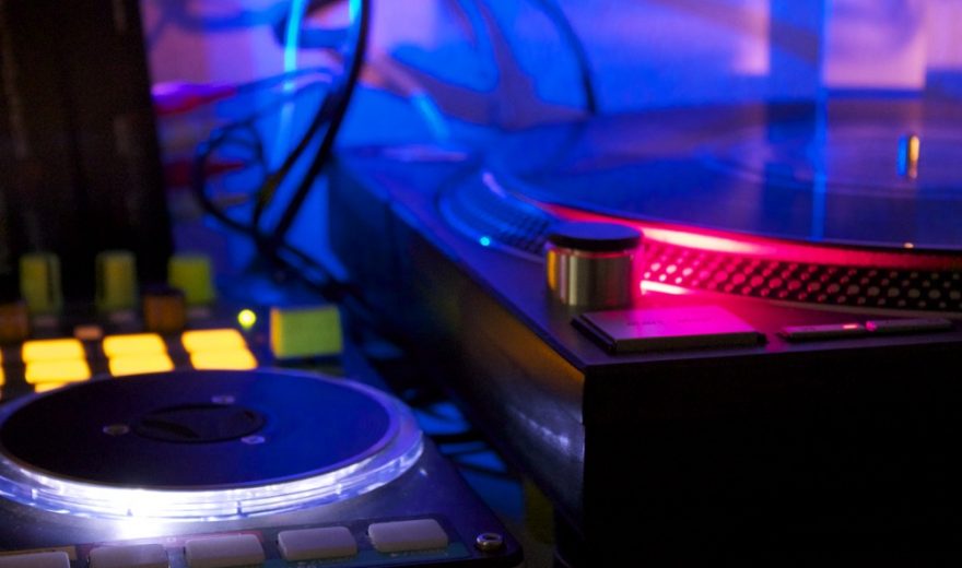 8 Tipps - Erfolgreich von Vinyl &amp; CDs zum Laptop-DJing