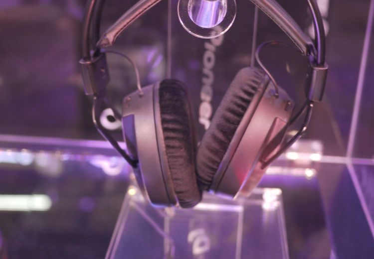 Neu: Pioneer HRM-7 - Von den Decks ins Studio, NAMM 2015