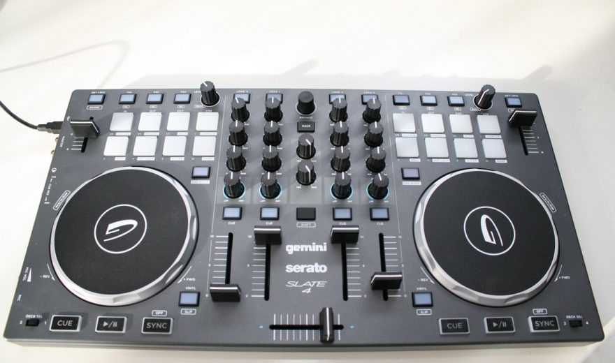 Test: Gemini Slate 4 – Einstiegs-Controller für Serato DJ Intro
