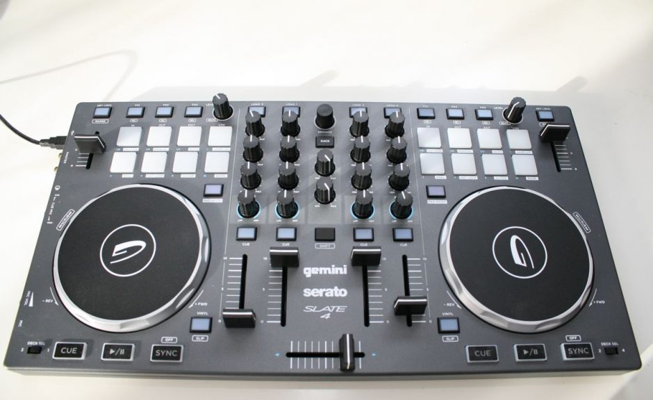 Test: Gemini Slate 4 – Einstiegs-Controller für Serato DJ Intro