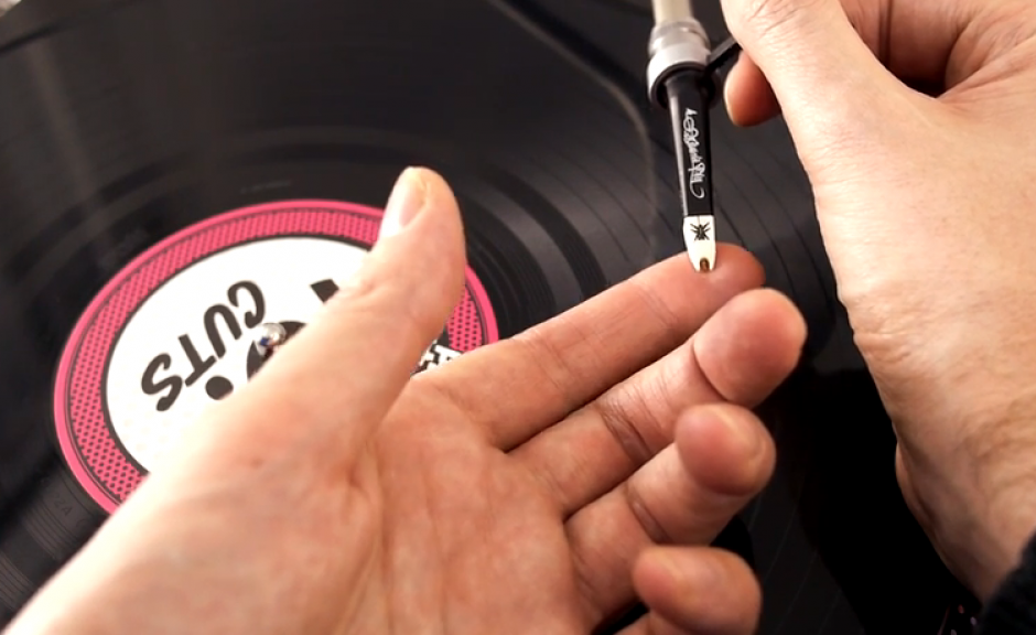 Video: DJ Fong Fong baut Beats mit Tonabnehmersounds