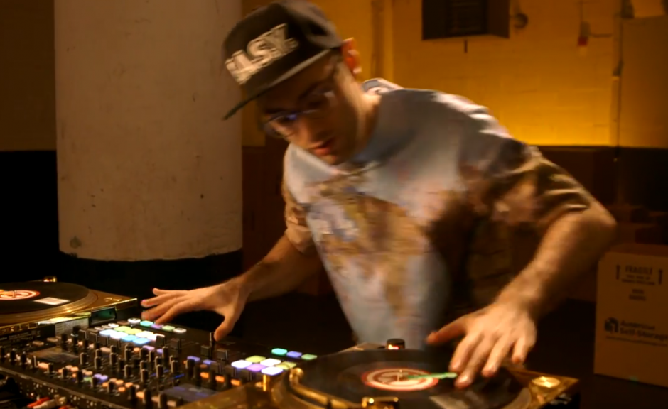 Video: DJ Shiftee, 2 Turntables und der S8