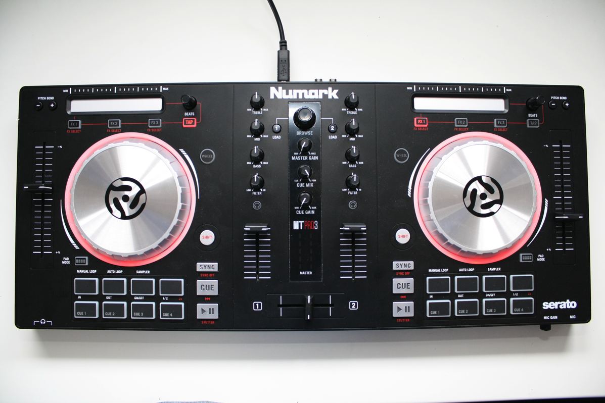 Test: Numark Mixtrack Pro 3 – Was kann die Neuauflage des Controllers?