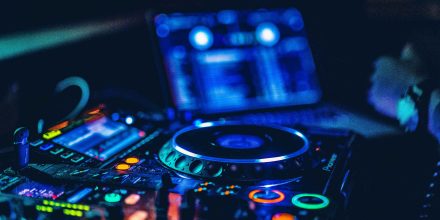 DJ werden – Regeln und Tipps, die beim Einstieg helfen