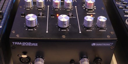 Musikmesse 2016: Omnitronic TRM-202MK2 - Kompakter Rotary-Mixer
