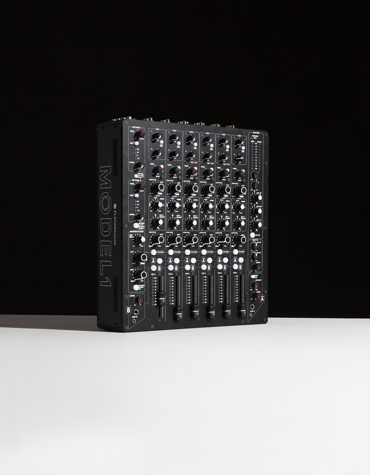 PLAYdifferently Model 1 - Der neue Mixer von Ritchie Hawtin