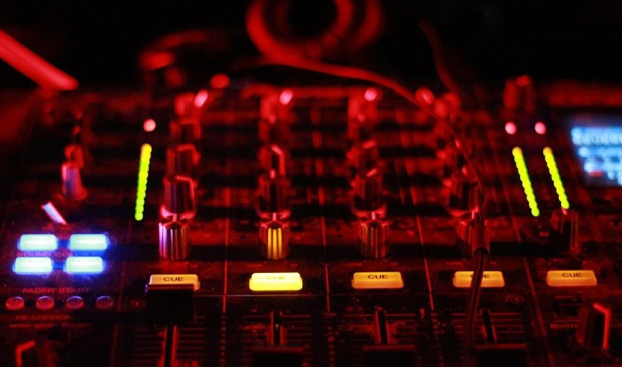 Wie finde ich den passenden DJ-Mixer?