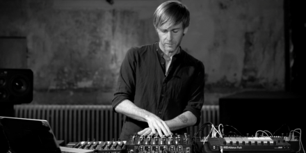 Video: Richie Hawtin stellt sein Model1 Setup vor