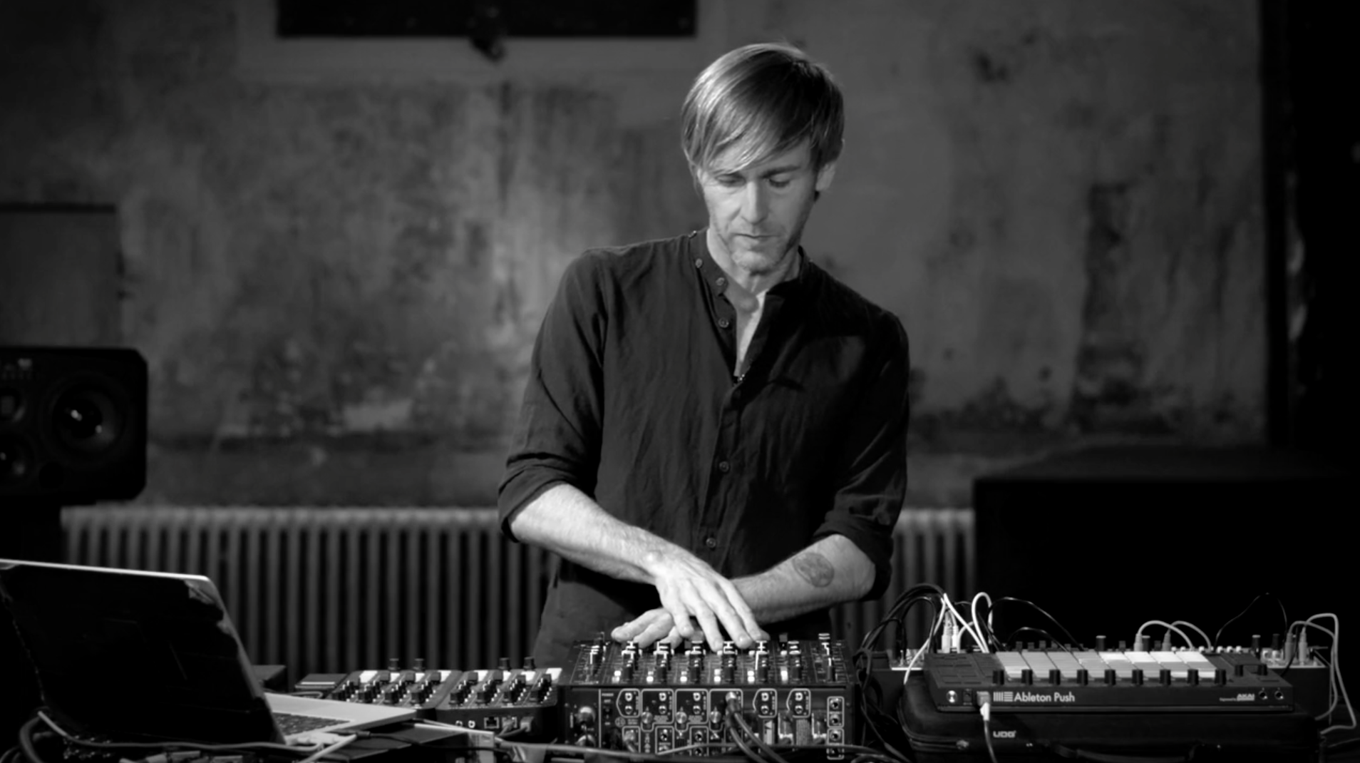 Video: Richie Hawtin stellt sein Model1 Setup vor