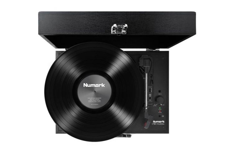 Tragbarer Plattenspieler von Numark