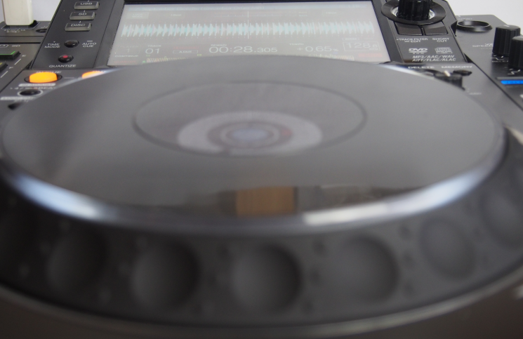 PIONEER CDJ-2000 NXS2 Review