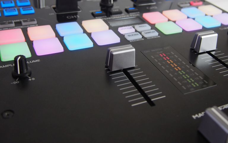 PIONEER DJM-S9 Review