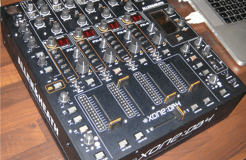 Allen &amp; Heath Xone DB4 - First Look