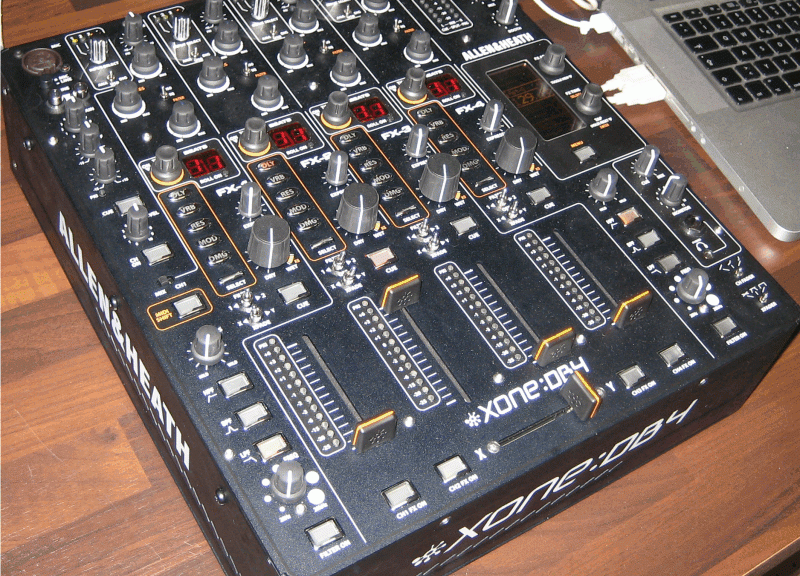 Allen &amp; Heath Xone DB4 - First Look