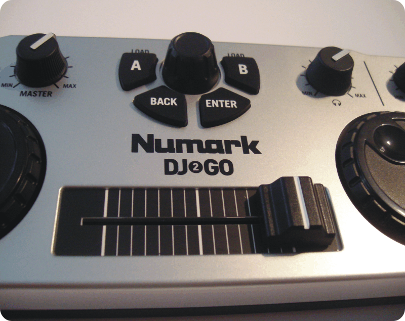 NUMARK DJ 2 GO - Review