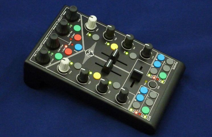 FADERFOX DJ4 - Traktor Controller