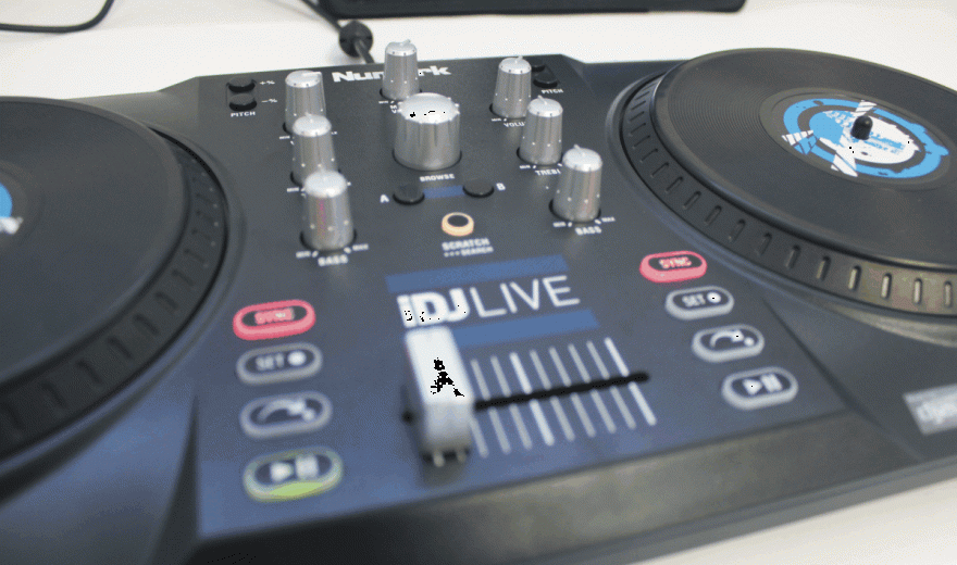 NUMARK iDJLive - Review
