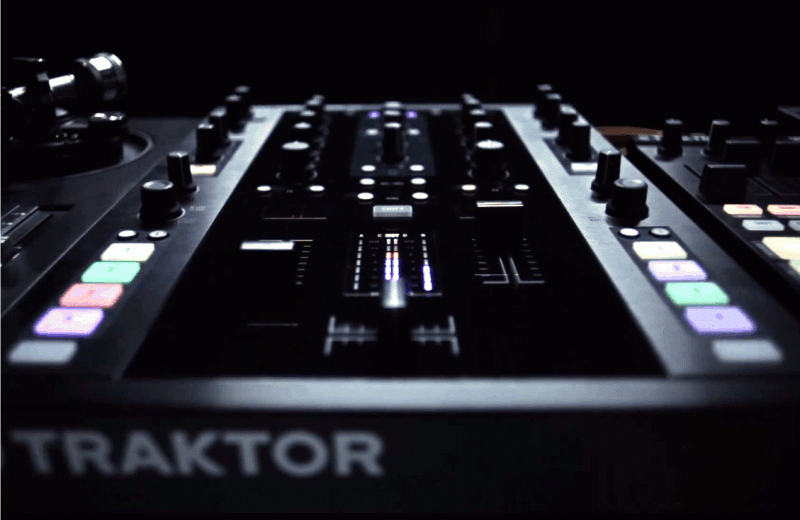 Bald: TRAKTOR KONTROL Z2 von NI