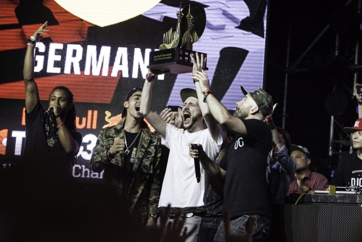 RED BULL THRE3STYLE CHAMPION 2014 - ESKEI83