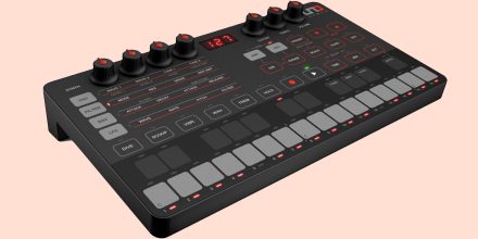 Superbooth 2018: IK Multimedia - UNO Synth